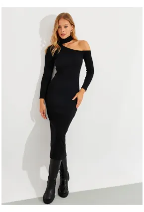 Kadın Siyah Tek Omuzu Açık Midi Elbise EY2562