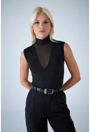 Kadın Siyah Yarım Balıkçı Tül Detaylı Bluz EY3135