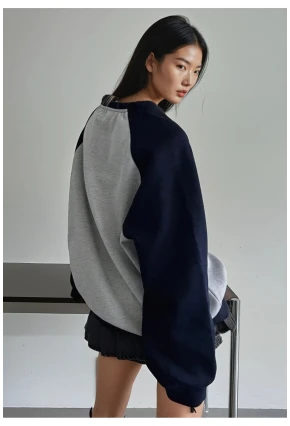 Yıldız Desenli Bloklu Oversize Sweatshirt