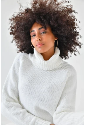 Beyaz Balıkçı Yaka Oversize Triko Kazak