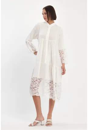 Beyaz Hakim Yaka Düğmeli Tül Detaylı Viskon Elbise
