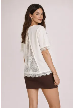 Ekru Dantel Detaylı Oversize T-Shirt Bluz – Sırt Dekolteli Şık Kadın Bluz