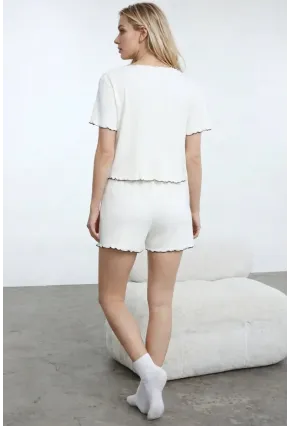 Fiyonk Detaylı Minimal Şortlu Kadın Pijama Takımı – Ekru