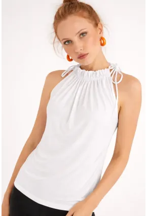 Kadın Beyaz Yakası Fırfırlı Kolsuz Bluz BTH01