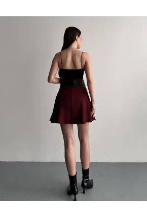 Kadın Çift Kemerli Şortlu Pileli Etek Bordo