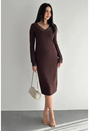 Kadın Dantel Detaylı V Yaka Elbise – Uzun Kollu Şık Günlük Elbise