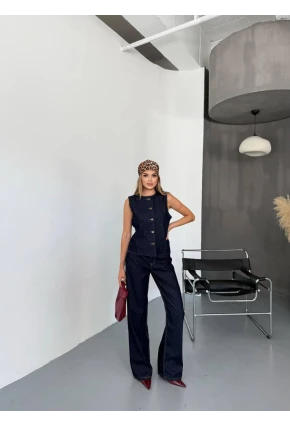 Kadın Jean Pantalon ve Kolsuz Gömlek Alt Üst Takım