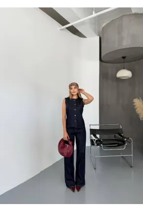 Kadın Jean Pantalon ve Kolsuz Gömlek Alt Üst Takım