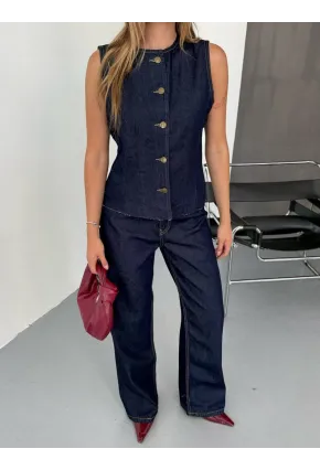 Kadın Jean Pantalon ve Kolsuz Gömlek Alt Üst Takım