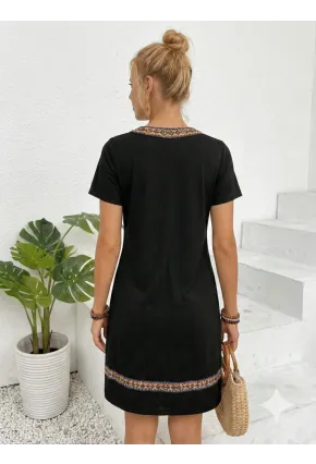 Kadın Kısa Kollu V Yaka Etnik Şerit Detaylı Viskon Elbise