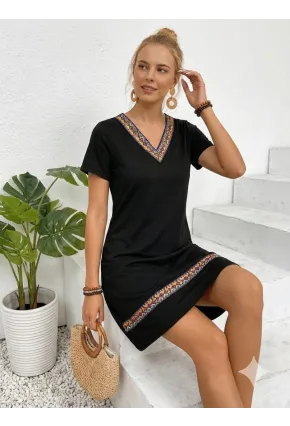 Kadın Kısa Kollu V Yaka Etnik Şerit Detaylı Viskon Elbise
