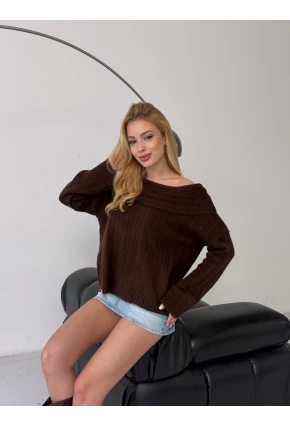 Kadın Madonna Yaka Triko Kahve
