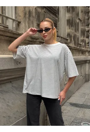 Kadın Oversize Çizgili Tişört Beyaz