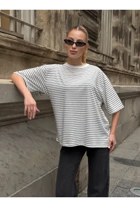 Kadın Oversize Çizgili Tişört Beyaz
