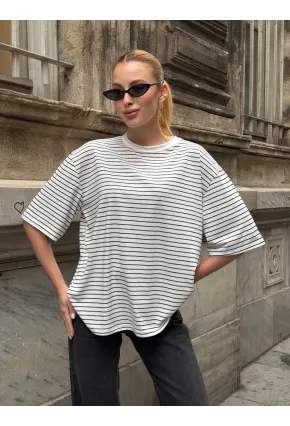 Kadın Oversize Çizgili Tişört Beyaz