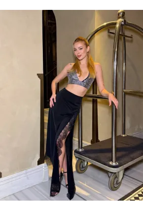 Kadın Sandy Kumaş Dantel Detaylı Yırtmaçlı Uzun Siyah Etek