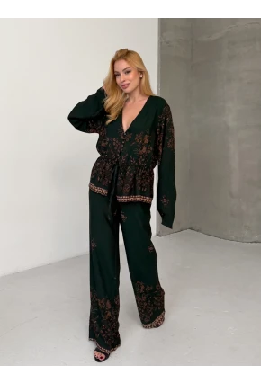 Kadın Viskon Kumaş Desenli V Yaka Kuşaklı Alt Üst Takım Yeşil