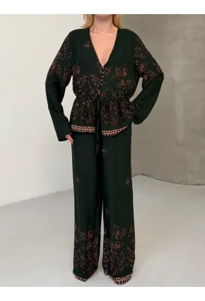 Kadın Viskon Kumaş Desenli V Yaka Kuşaklı Alt Üst Takım Yeşil