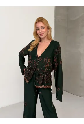 Kadın Viskon Kumaş Desenli V Yaka Kuşaklı Alt Üst Takım Yeşil