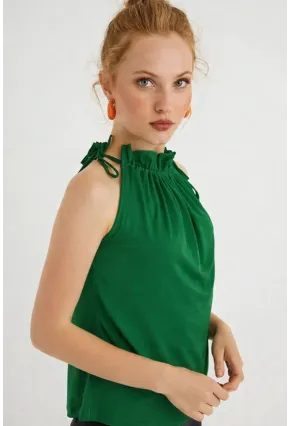 Kadın Yeşil Yakası Fırfırlı Kolsuz Bluz BTH01