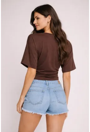 Kahverengi Büzgü Detaylı Crop Bluz – Yarım Kol Basic Şık Tişört