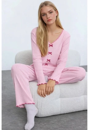 Pamuklu Dantel ve Fiyonk Detaylı Fitilli Örme Pijama Takımı
