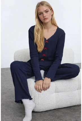 Pamuklu Dantel ve Fiyonk Detaylı Fitilli Örme Pijama Takımı