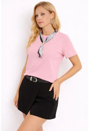Pembe Fular Detaylı Basic T-Shirt