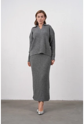 Polo Yaka Yarım Pat Örgü Detay Kazak Etek İkili Triko Takım
