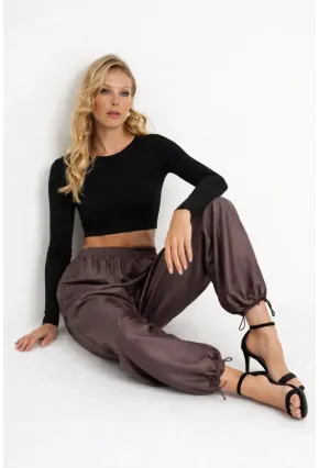 Saten Dokulu Lastik Paça Detaylı Yüksek Bel Bol Pantolon