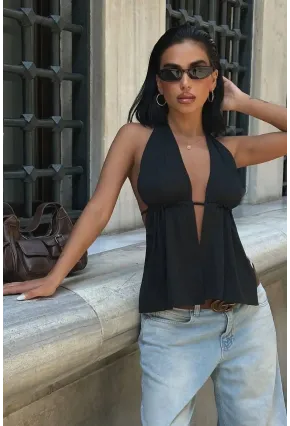 Sırtı Bağcıklı Boyundan Askılı Dekolte Bluz Siyah