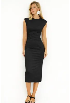 Siyah Cut-Out Detaylı Drapeli Midi Elbise – Vücuda Oturan Şık Tasarım