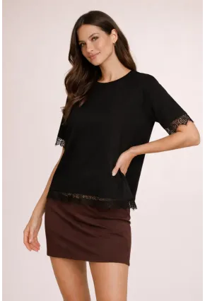 Siyah Dantel Detaylı Oversize T-Shirt Bluz – Sırt Dekolteli Şık Kadın Bluz