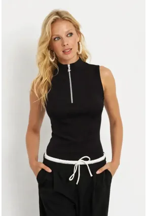 Kadın Yaka Fermuar Detay Kolsuz Siyah Bluz