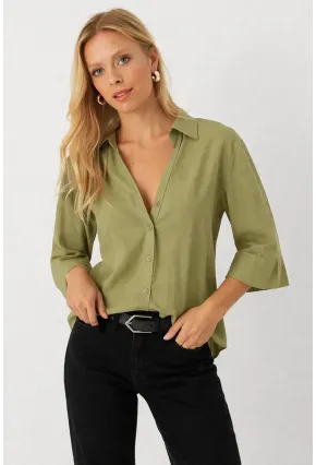 Yağ Yeşili V Yaka Düğmeli Kadın Gömlek – Rahat Kesim, Günlük & Şık Stil