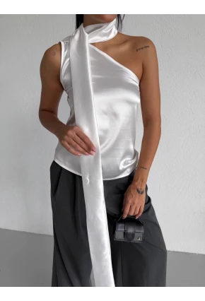 Yaka Detay Saten Bluz Beyaz