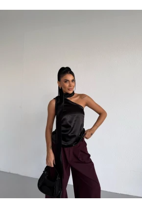 Yaka Detay Saten Bluz Siyah