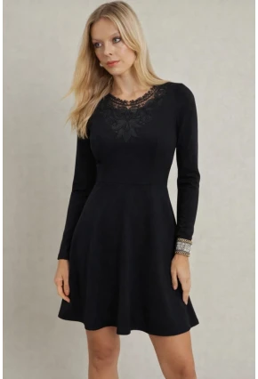 Yaka Güpür Detay Elbise Siyah