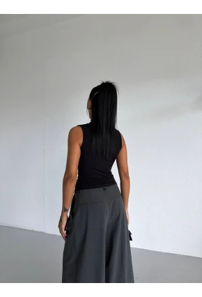 Yaka Tül Detaylı Drapeli Kolsuz Kadın Bluz Siyah