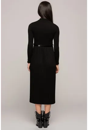 Yarım Balıkçı Siyah Eteği Pliseli Uzun Elbise
