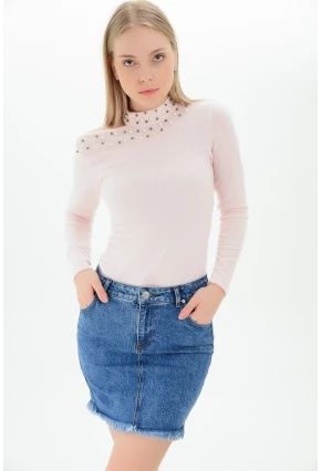 Yumoş Tek Omuzu Açık İncili Bluz