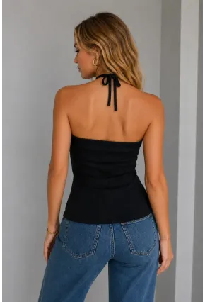 Siyah Dantel Detaylı Kaşkorse Halter Bluz – Şık ve Feminen Tasarım