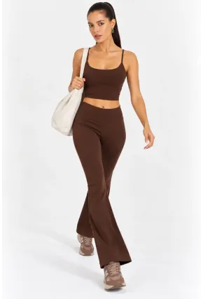 Kadın Kahverengi Askılı Crop Top ve İspanyol Paça Pantolon Spor Takım