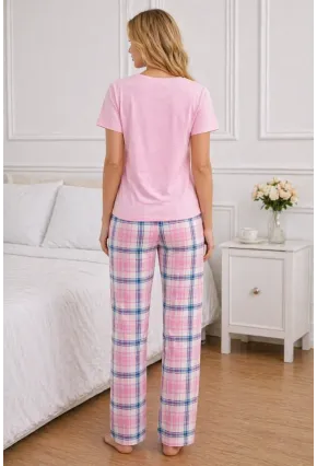 Kalp Baskılı Kadın Uzun Pijama Takımı – Pembe T-Shirt & Ekose Desenli Rahat Alt