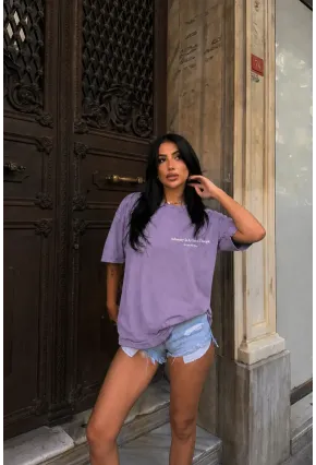 Lila Minimal Yazı Baskılı Oversize Penye T-Shirt – “Adversity Is A Good Discipline” Tasarım