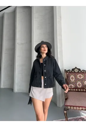 Siyah Denim Ceket – Çift Cep Detaylı, Düğmeli Modern Kot Ceket