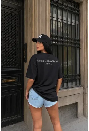 Siyah Minimal Yazı Baskılı Oversize Penye T-Shirt – “Adversity Is A Good Discipline” Tasarım