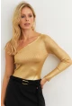 Kadın Gold Rengi Tek Omuz Merdiven Yaka Triko Bluz RM631