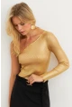 Kadın Gold Rengi Tek Omuz Merdiven Yaka Triko Bluz RM631