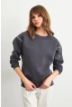 Kadın Gri Omuzları İnci Detaylı Sweatshirt MDY1424